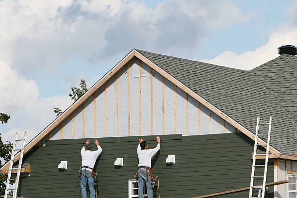 Professional Emergency Siding Repair technician working in Bernardsville, NJ